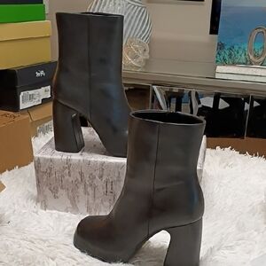 New Steve Madden Women's Cami Square Toe Leather Ankle Booties 9.5